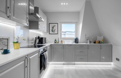 Didcot Apartment | LiveStay - Stylish 2Bed Apartment in Didcot