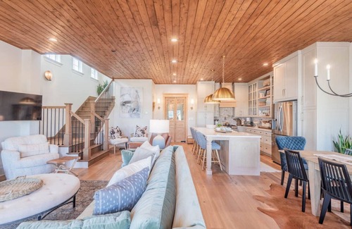 Guntersville House | Livin` The Dream at River Rocks Plantation