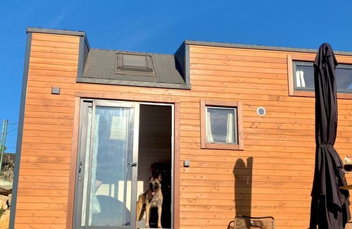 Estepona Ski Chalet | Living in a tiny house with horses and near the sea. 2 People
