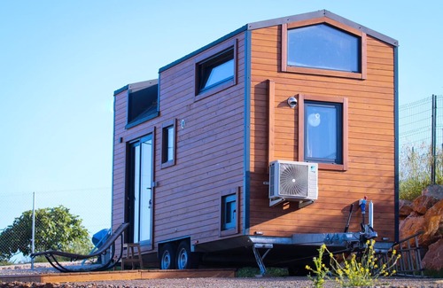 Estepona Ski Chalet | Living in a tiny house with horses and near the sea. 2 People