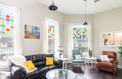 Constantine Apartment | ⭐️⭐️Living Large Downtown Constantine: Luxury Apartment Sleeps 4, Best Value⭐️⭐️