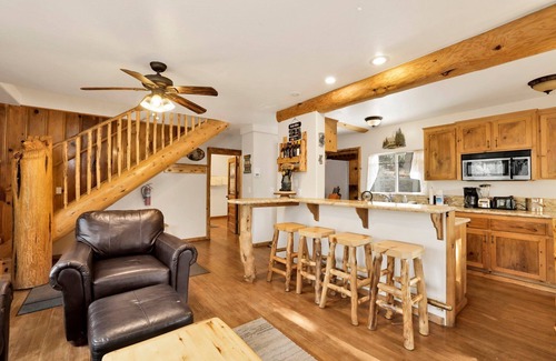 Big Bear City Cabin | Living LOG Cabin #1494