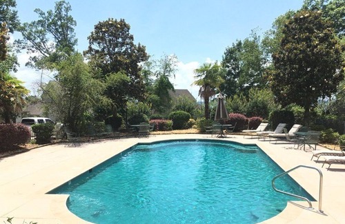 Negreet Villa | Living the Life on Toledo Bend Sleeps 8 Pool, Fishing, Golf.