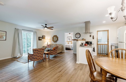 Rutherfordton House | Living Water Retreats #3 - New Cozy Farmhouse Retreat 2 mi. to TIEC
