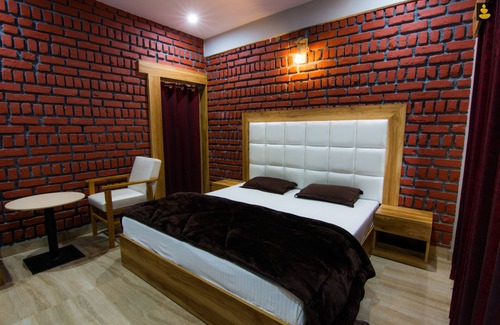 Bullawala Resort | LivingStone Riverside Hills Resort Classic Room
