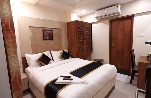 Periamet Hotel | Liza Regency
