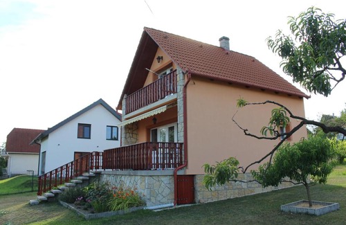 Alsóörs Apartment | Lizi Apartman