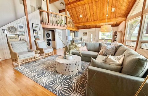 Mooresville House | LKN Water Front w/Dock – Swim, Boat, Relax!