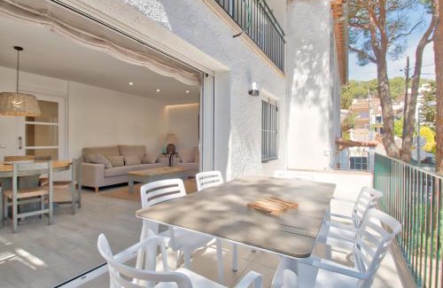 Llafranc Apartment | Llafranc Centre, Totally Refurbished