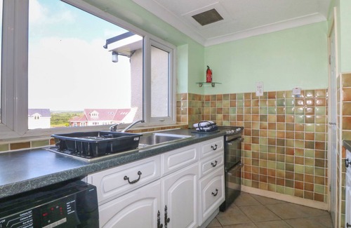 Bodorgan House | LLAIN DELYN, pet friendly, character holiday cottage in Malltraeth
