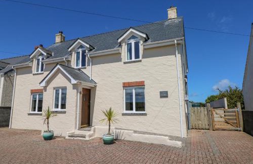 Trefin House | Llain Gwynfor