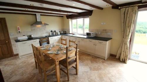 Llanrhidian House | Llanelen Farm Sleeps 4