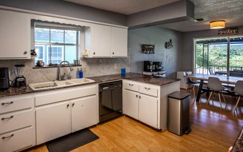 Kingsland House | Llano River Retreat w Game Room & Kayaks