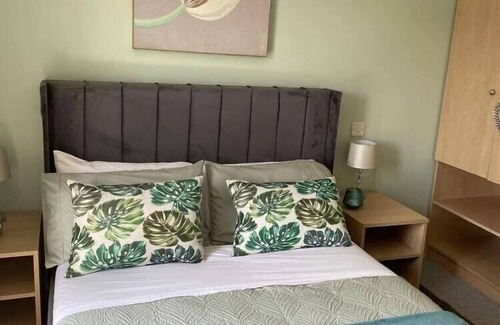 Crickhowell Hotel | Llanwenarth hotel