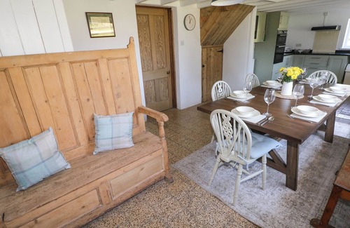 Dwrbach Cottage | LLANWERN FARM, pet friendly, character holiday cottage in Fishguard