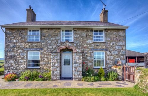 Mynytho House | Llawrdref Bellaf Self Catering Farmhouse