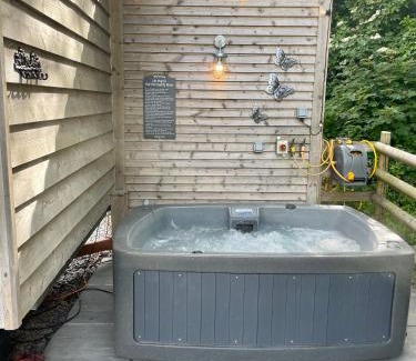 Talybont House | Lle Mary - Beautiful views, Hot tub, Secluded, Dog Welcome, Barmouth