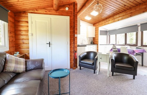 Bronaber Cottage | LLETY CLYD, NO. 188, pet friendly, with a garden in Trawsfynydd