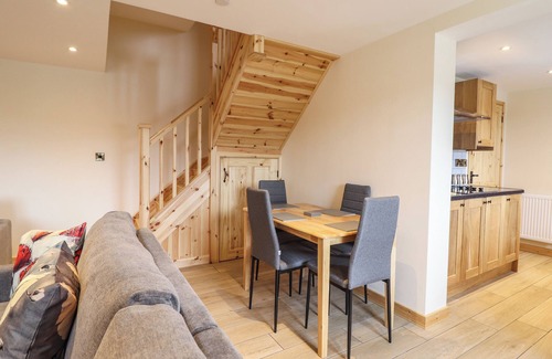 Llanwddyn Cottage | LLETY DEWI, pet friendly, character holiday cottage in Lake Vyrnwy