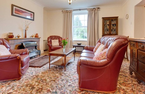 Machynlleth House | Llety Hiriaeth in Machynlleth