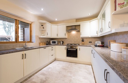 Brecon House | Llety Llyn y Fan - Five Bedroom House, Sleeps 10