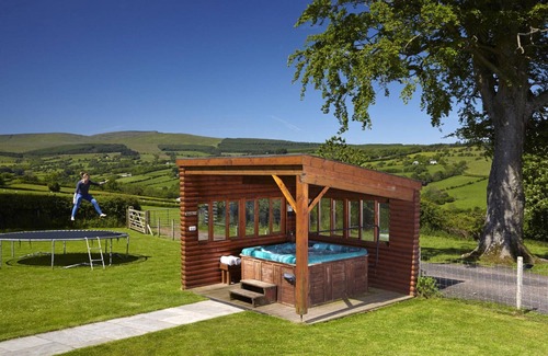 Brecon House | Llety Llyn y Fan - Five Bedroom House, Sleeps 10