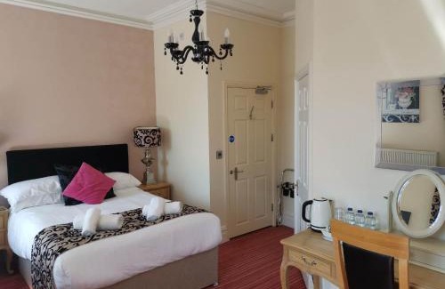 Cardigan House | Llety Teifi Guest House
