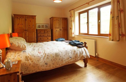 Aberdovey Ski Chalet | Llidiart y Llyn in the beautiful Tywyn