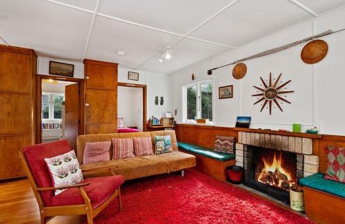 Hatepe House | Llieno - Lake Taupo Holiday Home