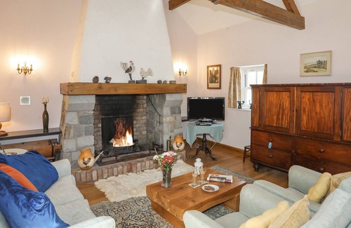Abergele Cottage | LLO BACH, pet friendly, character holiday cottage in Abergele