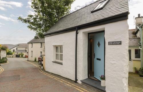 Cemaes Bay House | Llofft Penwaig The Herring Loft