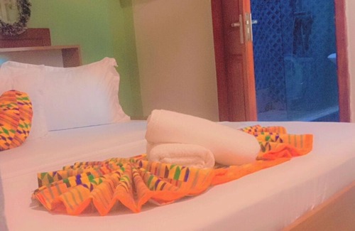 Kokrobite Hotel | Lloyds Beach Resort & Hotel