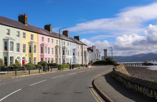 Beaumaris House | Lluest