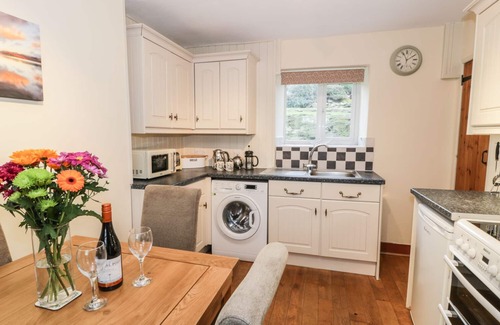 Dolgellau Cottage | LLWYN CELYN, family friendly, character holiday cottage in Brithdir