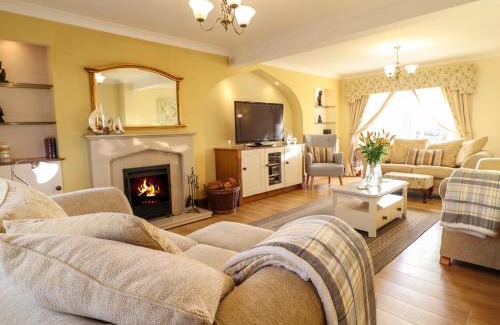 Talybont House | Llwyn Derw