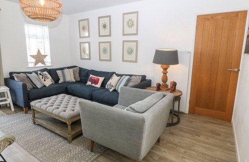 Edern House | LLWYN ONN, family friendly, country holiday cottage in Morfa Nefyn