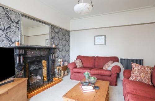 Criccieth House | Llwyn Onn