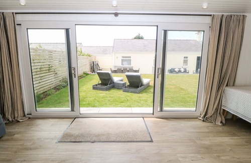 Edern Cottage | Llwyn Onn
