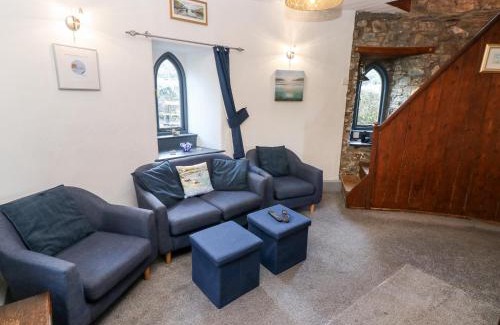 Newport House | Llwyngwair Lodge