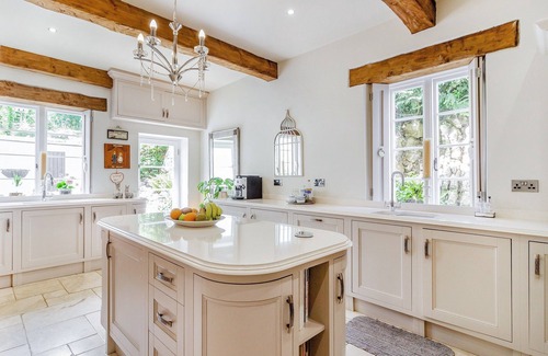 Cowbridge Cottage | Llwynhelig House - UK46395