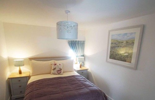 Llangadog Ski Chalet | Llwynrhosser in the beautiful Llangadog