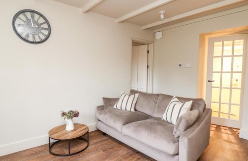 Bow Street House | Llygad Y Dydd