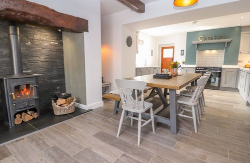 Llangernyw Cottage | LLYS ALAW, family friendly, country holiday cottage in Llangernyw