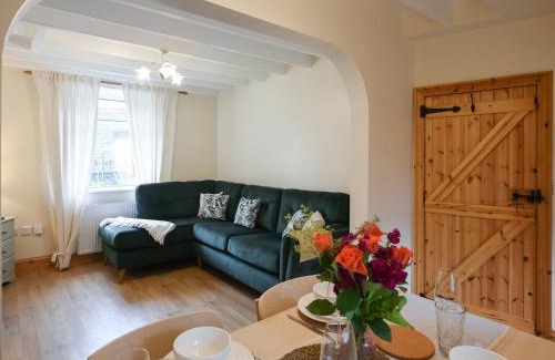 Dolgellau House | Llys Dedwydd