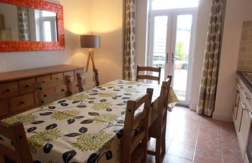 Menai Bridge House | Llys Tegfan Apartment