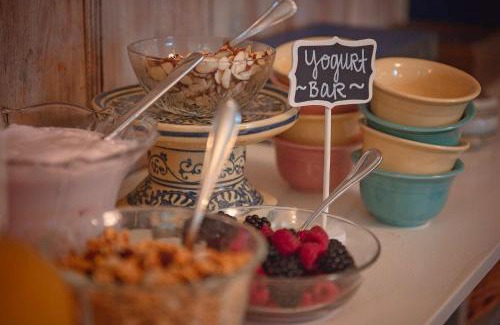 Lookout Mountain Bed & Breakfast | LMI -14- Glenn Falls Room: Summers Dream