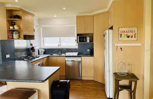 Waterhouse House | Lo Quay - Pet Friendly Outside
