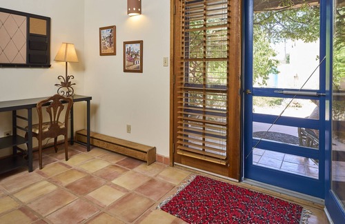Alamedan Valley Bed & Breakfast | Loba Luna Bed & Breakfast - Charming Albuquerque B&B - Caballero Rojo