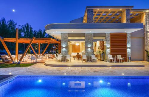 Golden Beach Apartment | Lobelia Luxury Suites