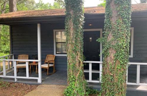 Eureka Springs House | Loblolly Pines Adventure Cabin 2 King